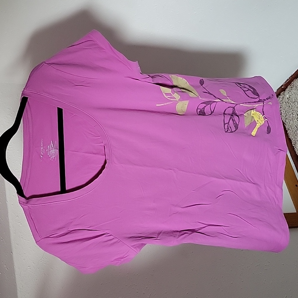 Purple short-sleeve maternity tee with bird design